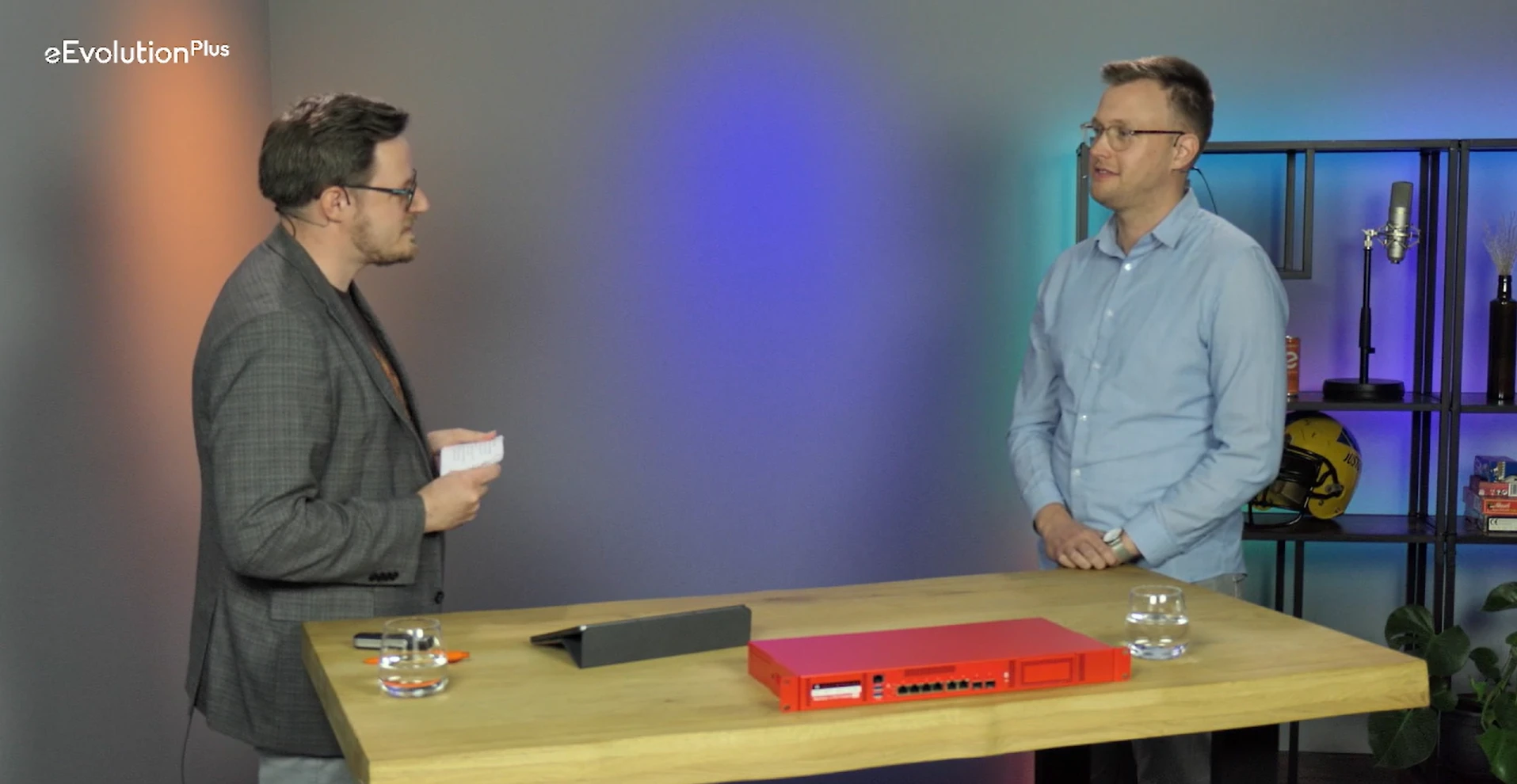 IT-Sicherheit ist Chefsache: Securepoint-Experte Max und Moderator Jan unterhalten sich zum Thema