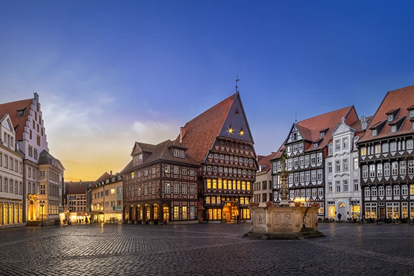 eConnect Hildesheim 2026 - Marktplatz mit altem Fachwerk